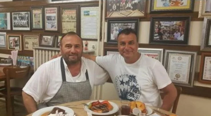 Meşhur Yeni Cami İslama Köftecisi