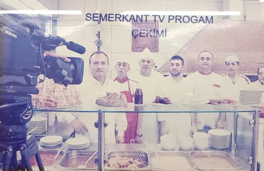 Meşhur Yeni Cami İslama Köftecisi