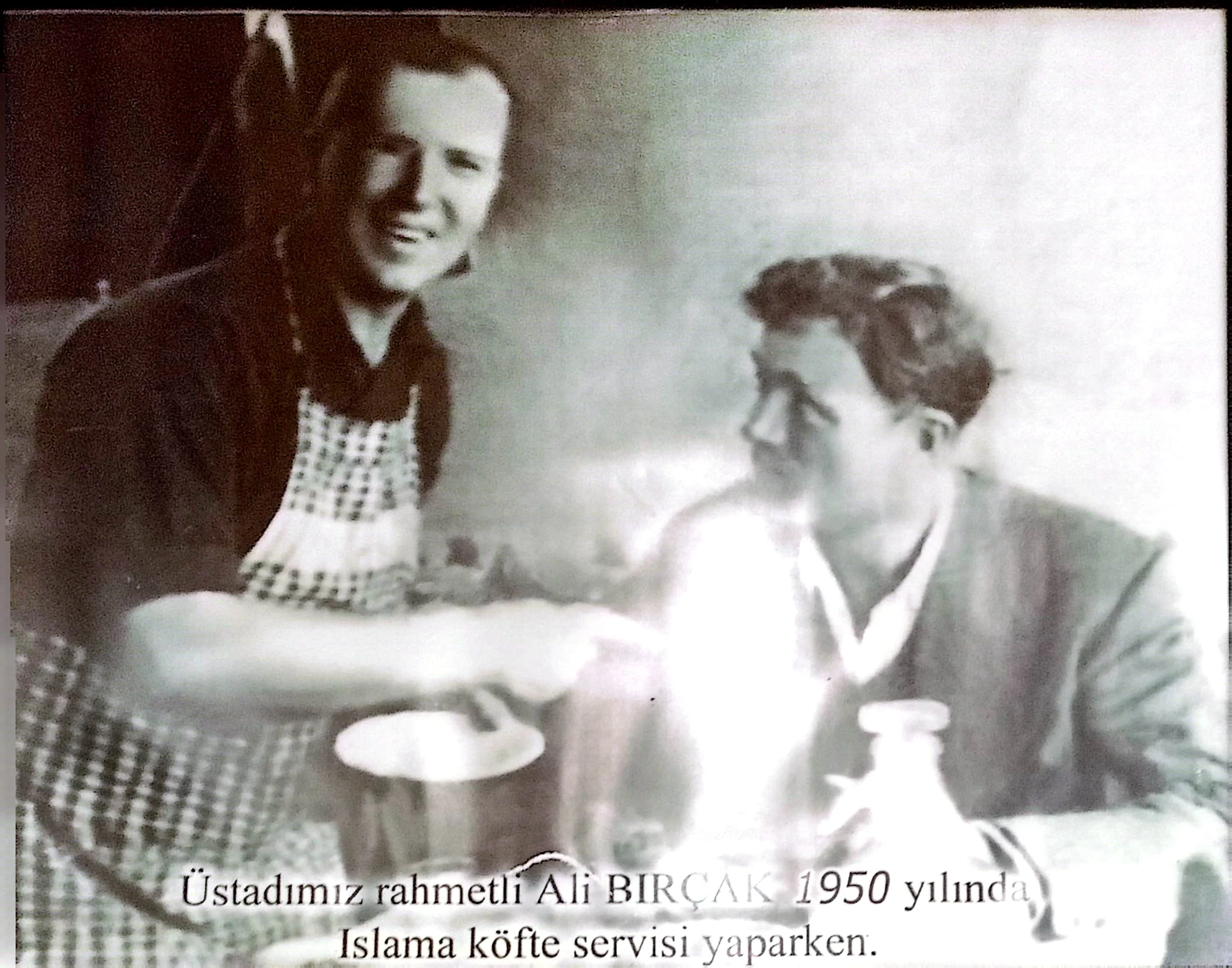 Meşhur Yeni Cami İslama Köftecisi